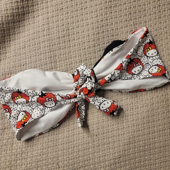 🍓HELLO KITTY X LOLLI SWIM STRAWBERRY KITTY BANDEAU SWIM TOP🍓 - Picture 2 of 3